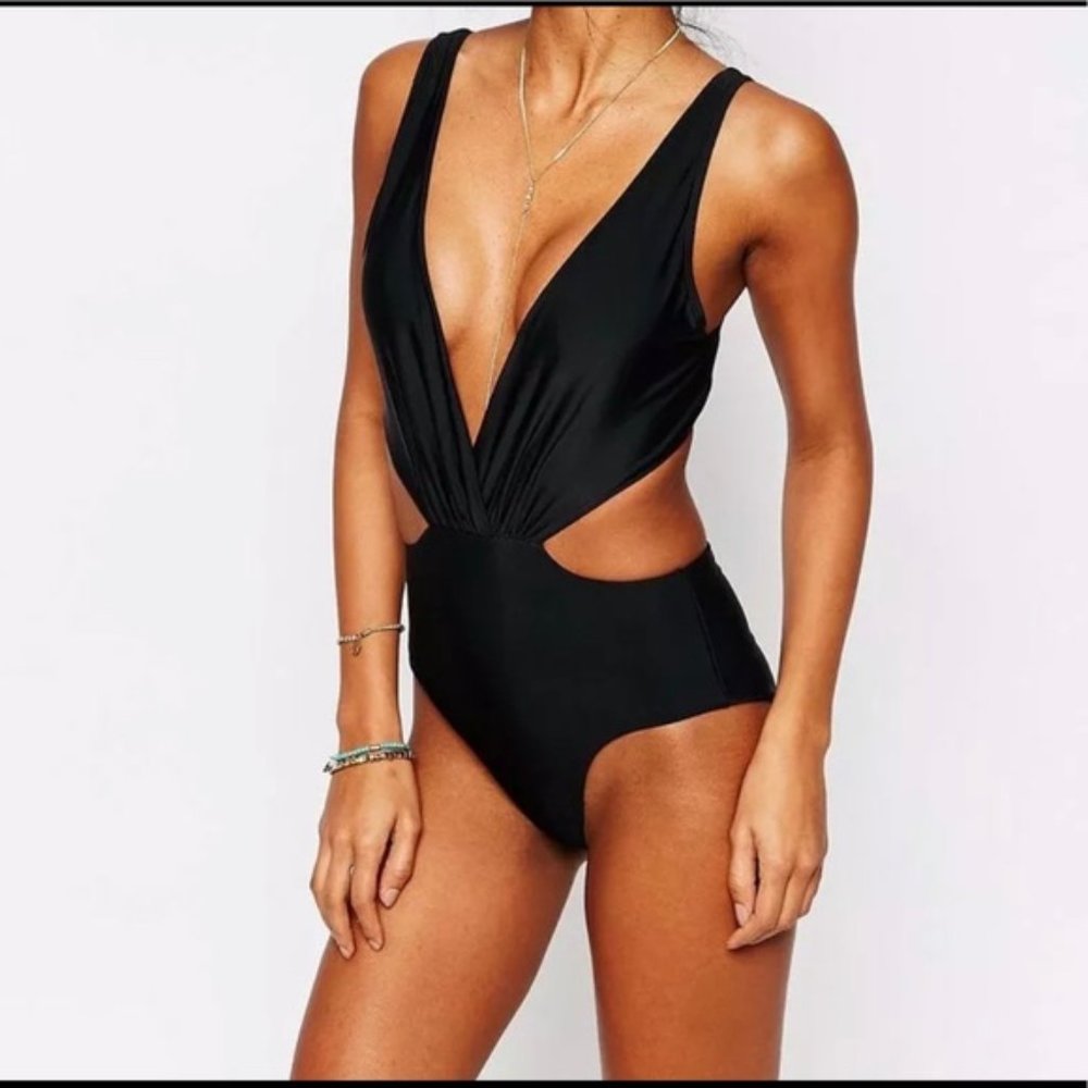 South Beach Swim Plunge Tie Back Swimsuit / Size 4